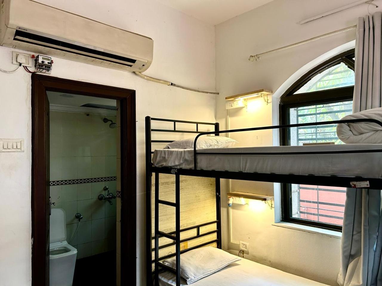 Hostel Lifespace- Twin Bungalow With Pods, Bunks, Private Rooms, Cowork & Cafe Пуна Экстерьер фото